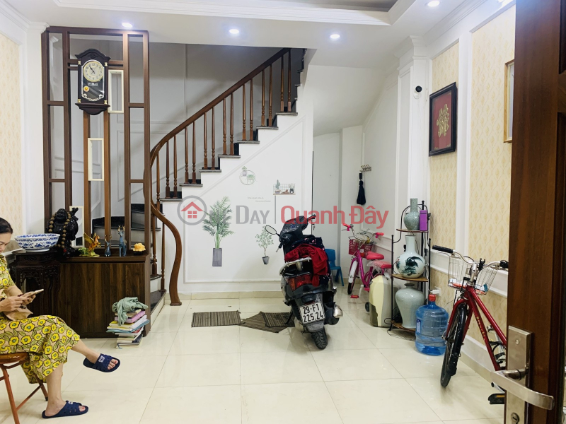 Property Search Vietnam | OneDay | Residential, Sales Listings Urgent sale of Lac Long Quan townhouse Car parked at door 32m 6Tg MT 4.2m Only 5.4 billion.