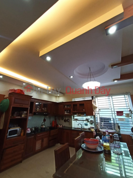 FOR SALE BUI VAN BA BASE HOUSE WITH BOTH FACES, DISTRICT 7 Sales Listings