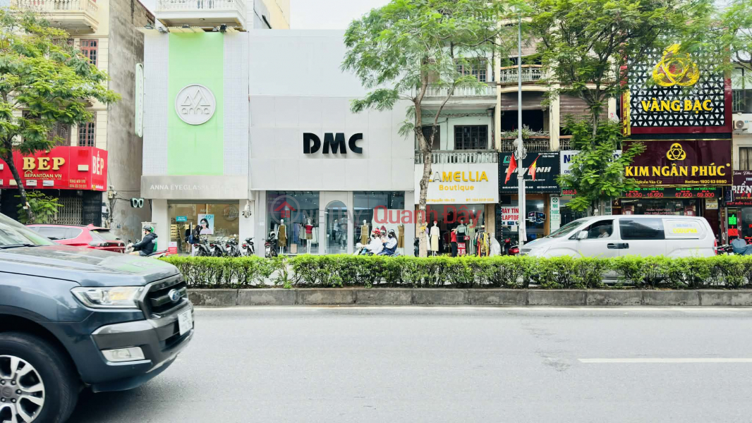 nhà mặt phố Nguyễn Văn Cừ, mặt tiền 13m, nở hậu, dòng tiền ổn định, full thổ cư Niêm yết bán