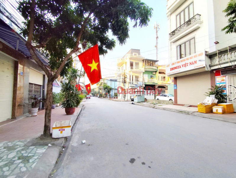 Nhà 4 tầng mặt đường Tô Vũ - 193 Văn Cao - vị trí tuyệt vời, 83m, giá 9.5 tỉ Niêm yết bán