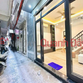 OWNER URGENTLY NEEDS TO SELL A BEAUTIFUL HOUSE NEAR TON DUC THANG STREET - GOOD LOCATION IN THE CENTER OF DONG DA _0