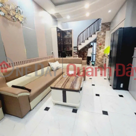 Siêu phẩm, Siêu đẹp, Siêu hiếm, Siêu tiện ích. Bán nhà 32m2 chính chủ tại trung tâm Cầu Giấy. _0