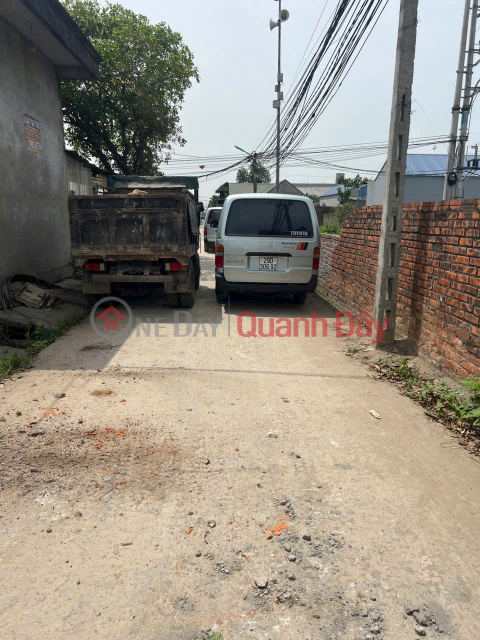 Owner sells beautiful 90m2 land lot in Dong Tru Chuong My, near industrial park, 2 car-avoiding road _0