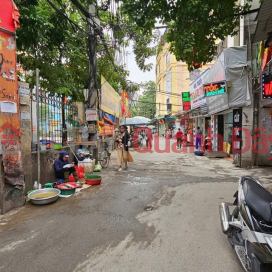 HOUSE FOR SALE AT INDUSTRIAL UNIVERSITY - SUPER PRODUCT, CORNER LOT, 6 FLOORS, ELEVATOR - NEAR MAJOR ROAD - OVER 7 BILLION _0