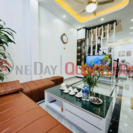 NHÀ ĐẸP 4 TẦNG TRUNG TÂM NGÃ TƯ SỞ 5M RA ÔTÔ RA PHỐ DT:40M2 4 TẦNG 3 NGỦ MT:4M GIÁ:4.98 TỶ _0