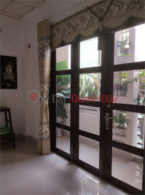 FOR SALE 2 storey house, 70m2 land, 3 bedrooms with sleeping below, HOA CUONG BAC CAR LOT _0