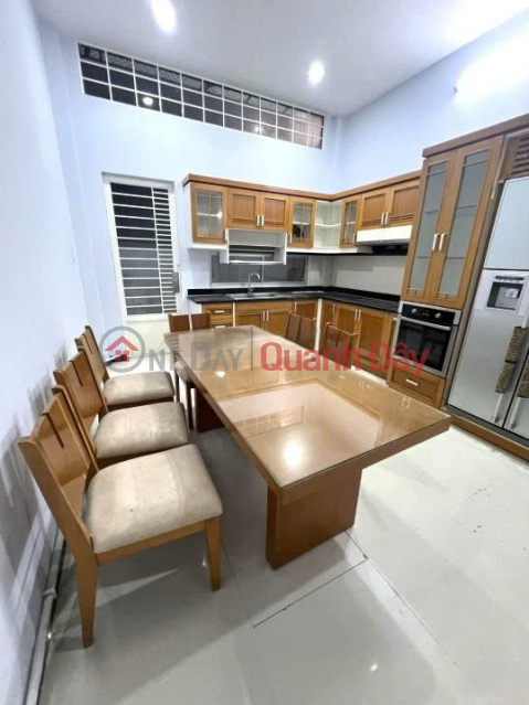 Fully furnished house in car alley, 4 floors, 6 rooms, for serviced apartment use _0