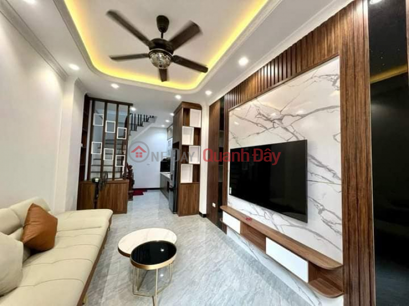 HOUSE FOR SALE AT THACH BAN - CO LINH INTERSECTION, NEAR VINH TUY BRIDGE, 5 FLOORS 35M2 FOR ONLY 2.9 BILLION Sales Listings