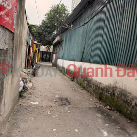 House for sale in Thuong Thanh, 47m², car access nearby, wider at the back, no defects, just over 4 billion VND. _0