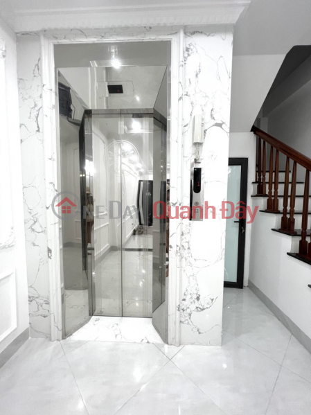 House for sale facing Giap Bat Hoang Mai alley, 40m, 5 floors, elevator, corner lot, car to get right to the house, 5 billion, contact 0817606560 Vietnam Sales | ₫ 5.9 Billion