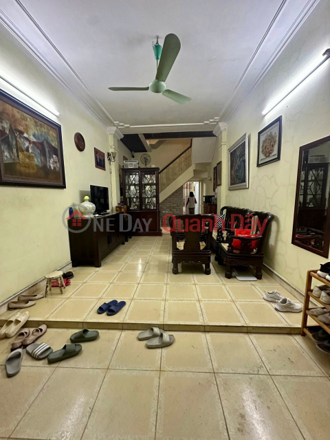 House for sale on Hang Can street, 75m2, 3 floors, 4.7m wide frontage, 52.5 billion VND, excellent for business. _0