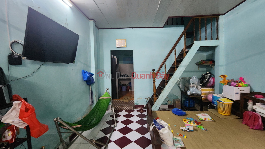 Selling alley house with 1 ground floor and 1 floor 48.22 m2, old house suitable for living, rent or new construction P15, Tan Binh Sales Listings