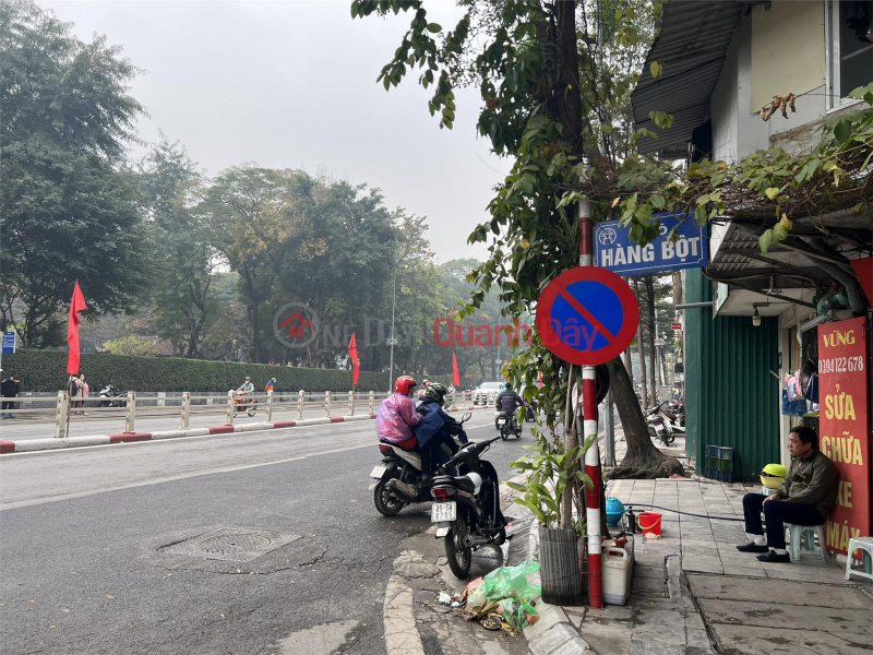 For Sale Street Front House with 2 Cars Parked at Hang Bot Street, Ton Duc Thang, 23 Billion Sales Listings