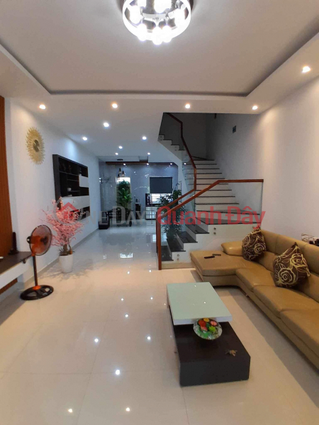 Gorgeous 3-storey house with frontage of Tung Thien Vuong Da Nang-95m2-Price only 6.4 billion negotiable-0901127005.