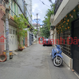 House for sale in To Hien Thanh District 10, car parking next to Big C, area 60m²x3T. Only 9. billion 990 million _0