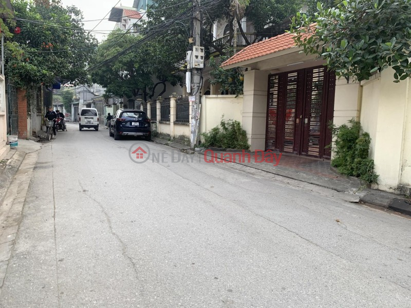 BEAUTIFUL HOUSE NGUYEN VAN LINH (THACH BAN) AVOID CAR - FULL INTERIOR - CORNER LOT - WIDE FRONTAGE Sales Listings