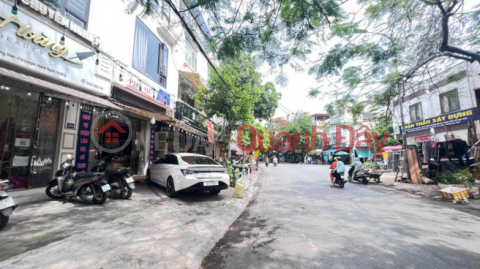 Selling a house on Hoang Minh Thao street for just over 7 billion _0