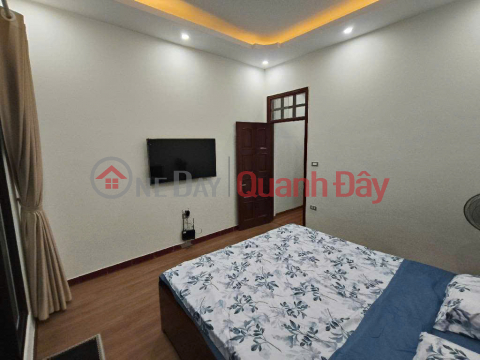 PLOT OF LAND FOR OFFICIALS - U-TURNING SPACE - HUGE FRONTAGE - OPEN FRONT AND BACK _0