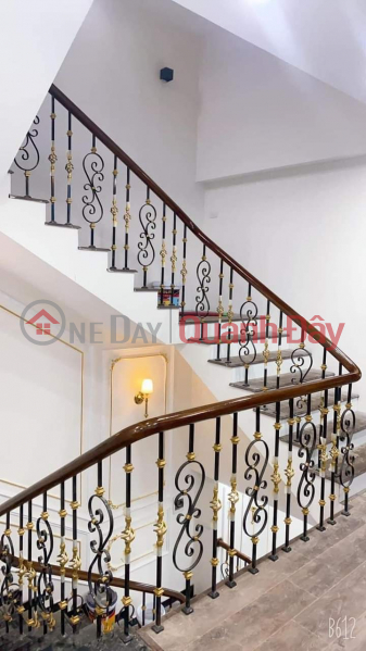 Tôi cho thuê nhà, 94m2- 5T, Hoàng Cầu, La Thành, Đặng Tiến Đông -27 tr, Việt Nam Cho thuê, đ 27 triệu/ tháng