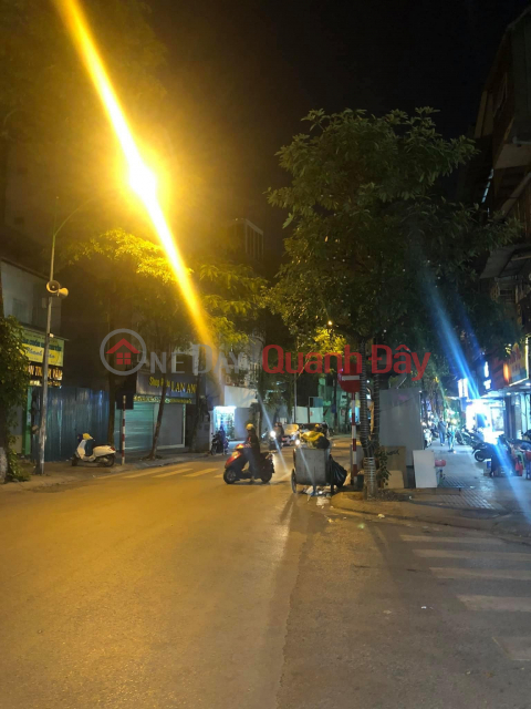 HOUSE FOR SALE ON CORNER LOT OF TWO STREETS 45M2 BUSINESS IN THE CENTER OF QUAN THANH WARD _0