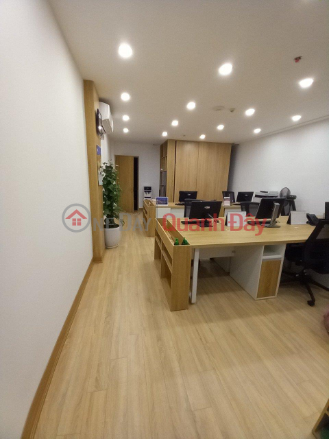 BEAUTIFUL OFFICE - GOOD PRICE - 130m2 Office for Rent on Hoang Quoc Viet Street _0