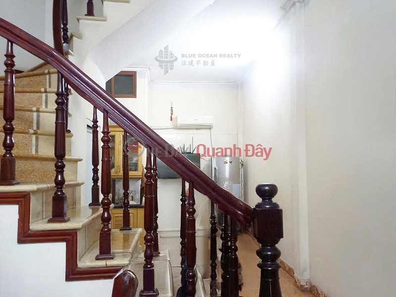 đ 13 Billion Need money to sell a house 44m² x 4 floors, solid, 3.7m frontage Lac Long Quan, Nghia Do ward, Cau Giay, only 13 billion