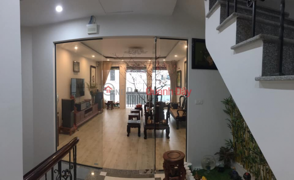 House for sale 124m2 Nghi Tam Street, Tay Ho Garage 3 Cars Super business 11.3 Billion VND Sales Listings