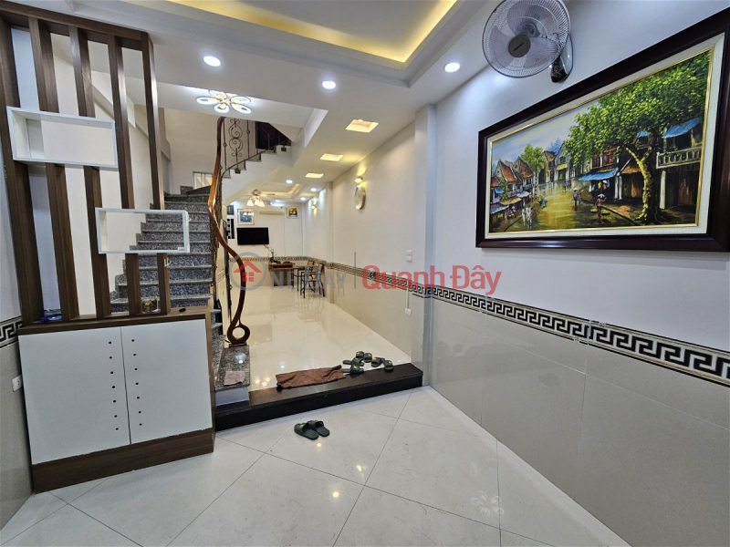 Property Search Vietnam | OneDay | Nhà ở Niêm yết bán Bán gấp nhà Bồ Đề 40m2, 5 tầng hơn 4 tỷ Long Biên Hà Nội