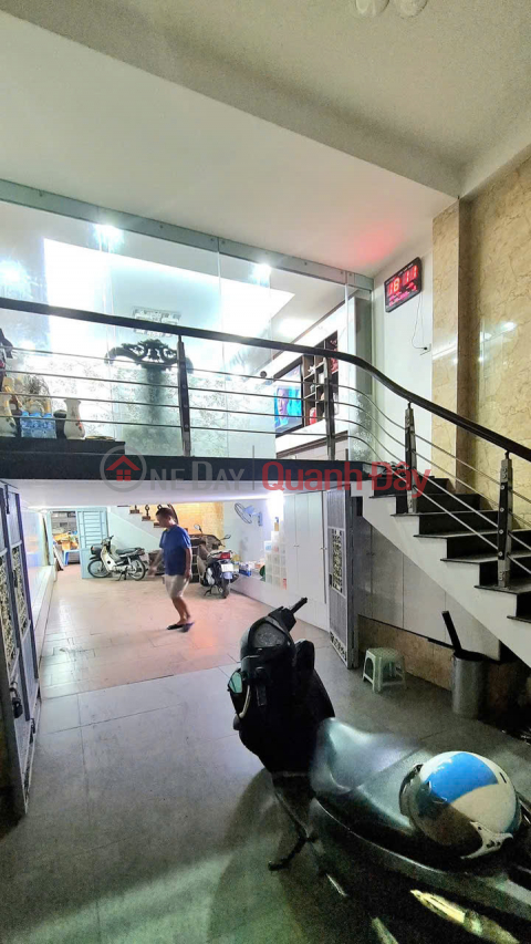 Chùa Quỳnh ,Hai Bà Trung, 2 mặt tiền ,giá siêu rẻ,tương lai X5 giá trị 130m2,mt 4m, 9 tỷ 9 _0