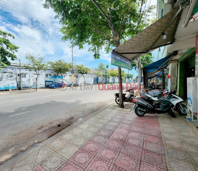 QUICK SALE OF TO HIGH HOME DESIGNED INTO TWO APARTMENTS - VINH NGUYEN Sales Listings