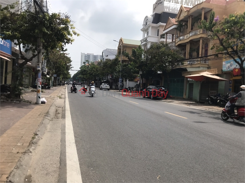 Property Search Vietnam | OneDay | Retail | Rental Listings | Area for rent 80m2 Nguyen An Ninh street, TPVT cool house glass door