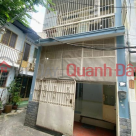 Corner house on Vu Tung alley (849-2834852881)_0