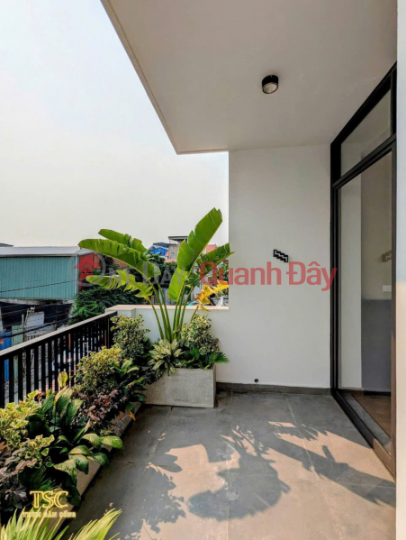 đ 10.5 Billion, House for sale on Khuc Thua Du Street - 80m², 4 floors - 10m wide road - Brand new - Elevator