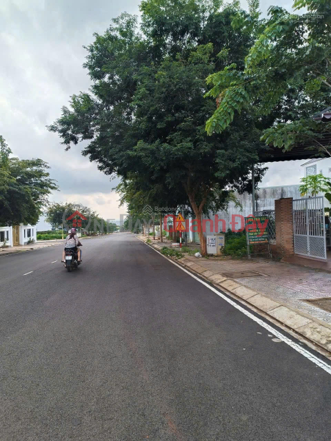 Owner selling a villa plot in Phuoc Long - 200m2, full residential land title, frontage on a large paved road. _0