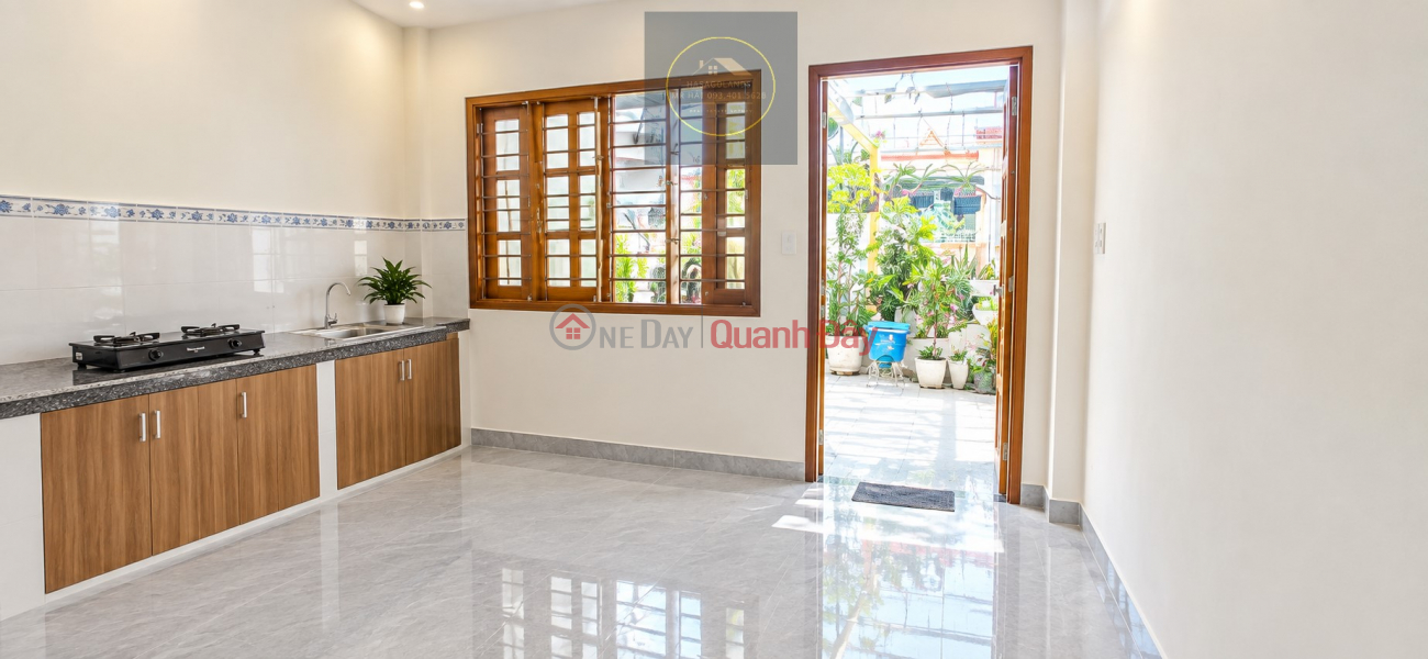 đ 29 Million/ month House for rent on Tan Son Nhi street, 68m², 4 floors, 29 million VND - near intersection and apartment building.