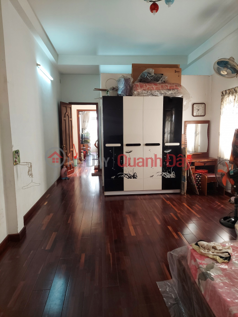 House with 4 bedrooms, 5 bathrooms, Hoa Binh Street, Tan Phu _0