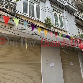 OWNER NEEDS TO SELL A BEAUTIFUL LANE FRONT HOUSE ON DUONG QUANG HAM STREET, CAU GIAY. Area: 32 M2, 5 FLOORS, 8 M FRONT. NEAR MARKET _0