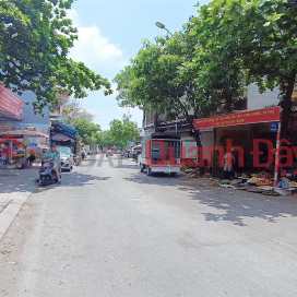 Selling land on the street, right at Aeon Mail, the car crashes into the land _0