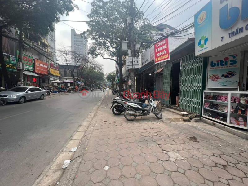 đ 12.3 Billion URGENT SALE of house on Tran Cung street - 65m x 4T - 5m sidewalk - avoid cars - about 12 billion.