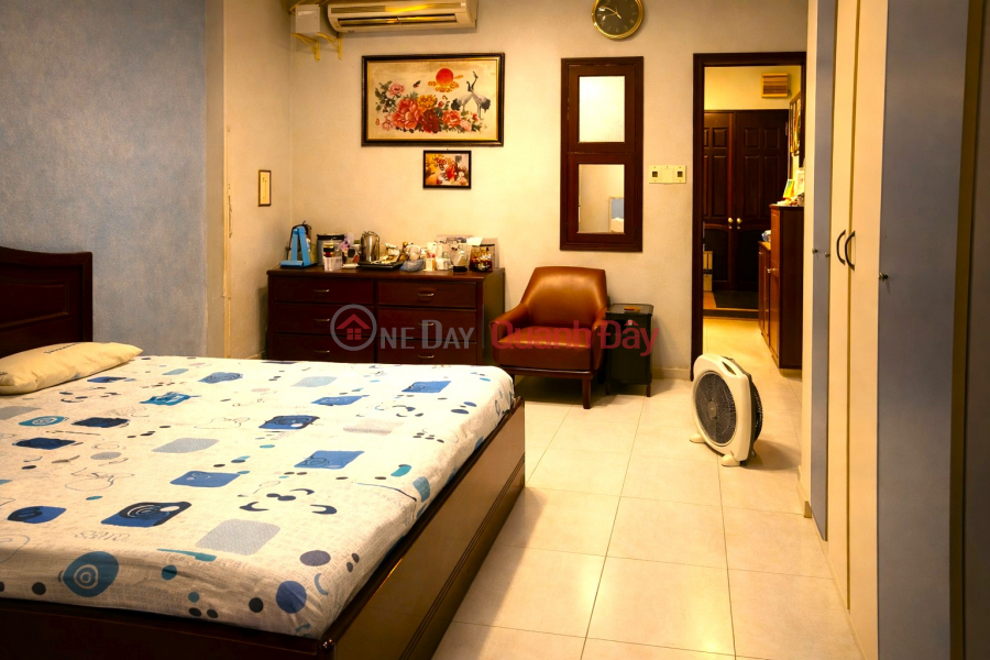 đ 9.99 Billion | HUYNH VAN BANH HOUSE, 55M2, 4 FLOORS, 4M FRONTAGE, 4M ALLEY, JUST A FEW STEPS TO TRUCK ACCESS, HIGH-CLASS RESIDENTIAL AREA