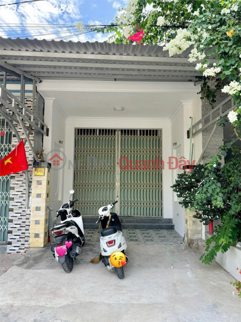 Land for sale with house on Trieu Quang Phuc street, Nha Trang, Khanh Hoa, area 73.2m2, investment price _0