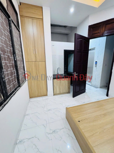 NHÀ MỚI DÒNG TIỀN Ngõ Giếng 40/45 m2,X 6 tầng, mặt tiền 9. 5m,8.8 tỷ Đống Đa _0
