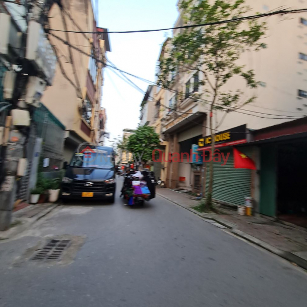 Land plot of 100m2 in Trau Quy, Gia Lam, with a 6.2m frontage, priced slightly over 10 billion VND. Contact 0989894845 Vietnam Sales, đ 10.5 Billion