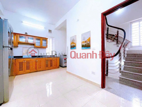 HOÀNG QUỐC VIỆT – NGHĨA ĐÔ – PHÂN LÔ VIP – 2 THOÁNG – Ô TÔ TRÁNH – DỪNG ĐỖ 24/7 _0