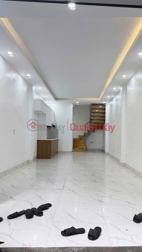 Owner selling a 2-story house on Giai Phong alley, car can park right in front. _0