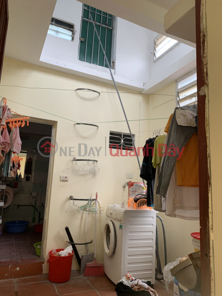 House for sale, lane 550 De La Thanh, 15m2, area 3.3m, 04 floors, 02 bedrooms, 02 bathrooms. 2 cars avoid each other in the alley. Vietnam | Sales | đ 2.1 Billion