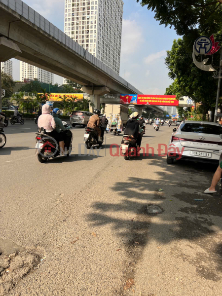 Nguyen Trai-Thanh Xuan, Royal City neighbor, corner lot, car, business. Sales Listings