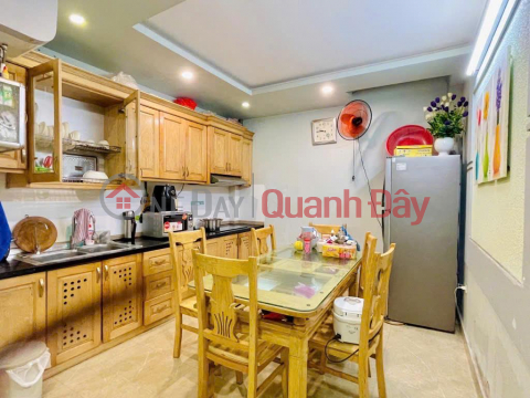 BÁN NHÀ ĐƯỜNG CẦU GIẤY Ô TÔ QUA NHÀ NGÕ THÔNG TỨ TUNG 35M2 6 TỶ _0