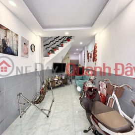 RIGHT ON ROCKET, NEAR MARKET, 30M2, 3 FLOORS, PRICE IS ONLY ABOVE 3 BILLION _0