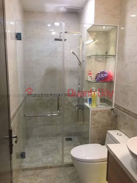 ₫ 12 Million/ month, Full house for rent with car on Ong Ich Khiem street NEAR NGUYEN TAT THANH